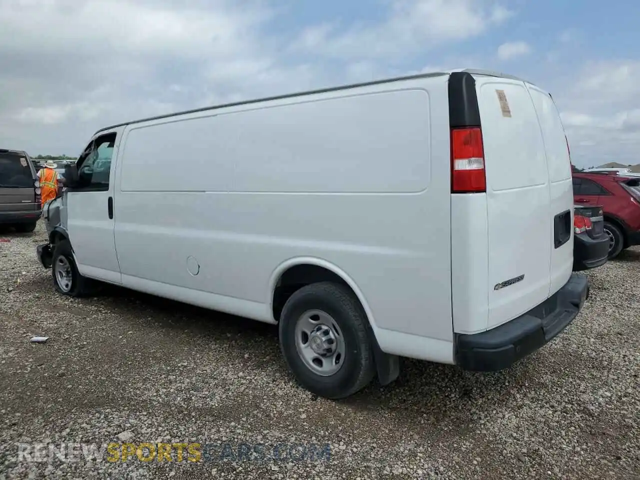 2 Фотография поврежденного автомобиля 1GCZGHFG5L1271656 CHEVROLET EXPRESS 2020