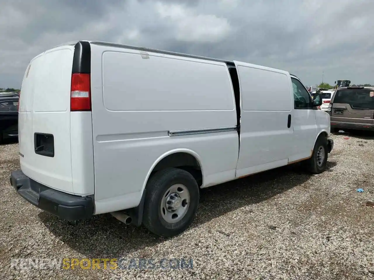 3 Фотография поврежденного автомобиля 1GCZGHFG5L1271656 CHEVROLET EXPRESS 2020