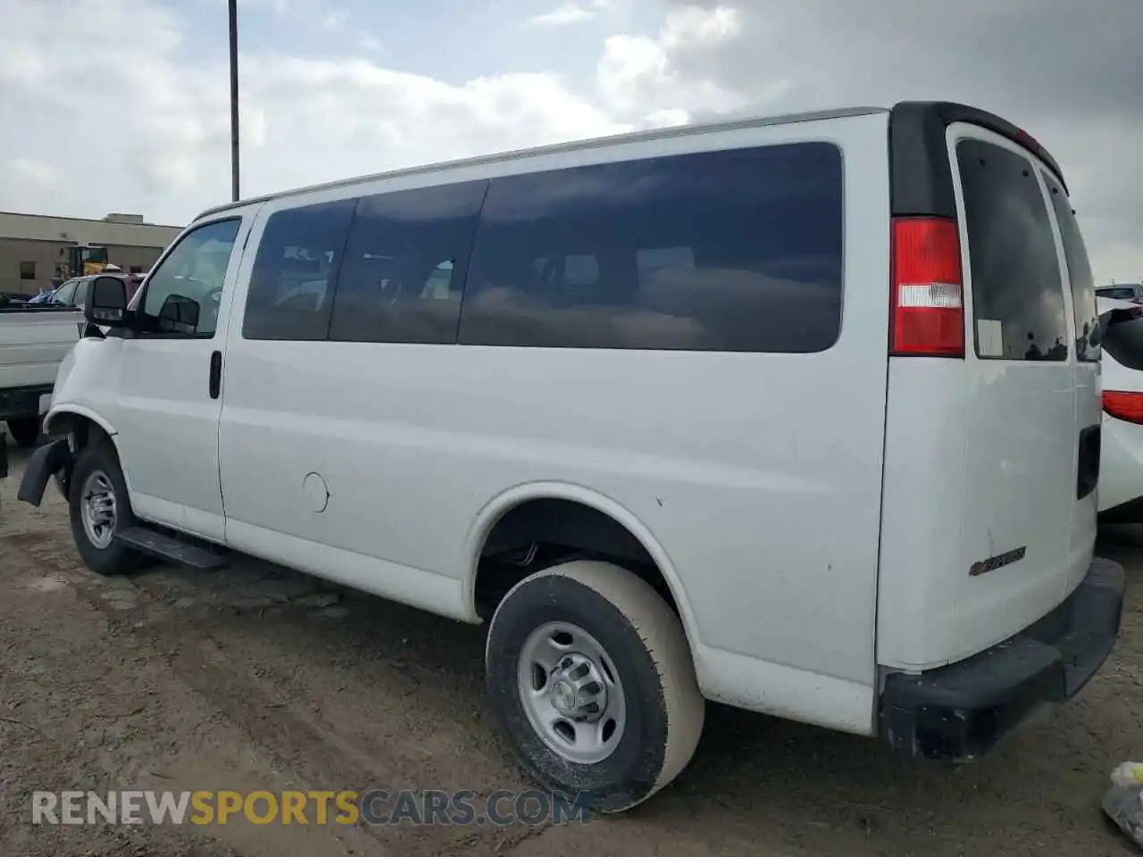 2 Photograph of a damaged car 1GAWGEFP8M1206554 CHEVROLET EXPRESS 2021