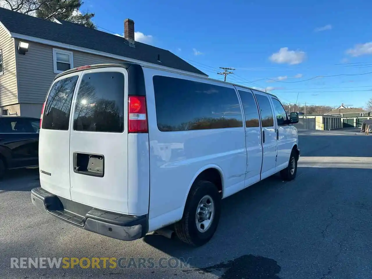 3 Photograph of a damaged car 1GAZGNFPXM1170072 CHEVROLET EXPRESS 2021
