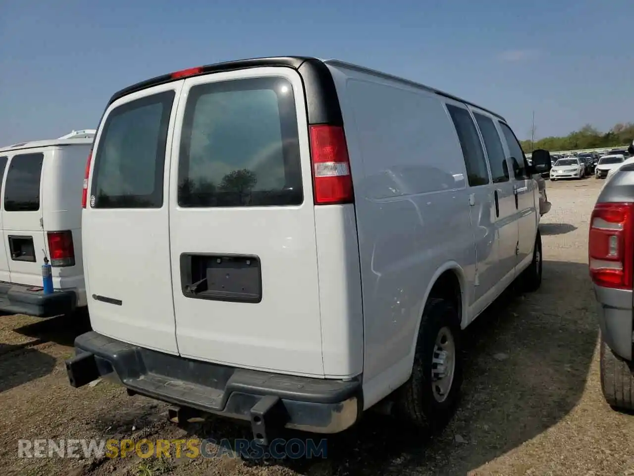 3 Photograph of a damaged car 1GCWGAF77M1311814 CHEVROLET EXPRESS 2021