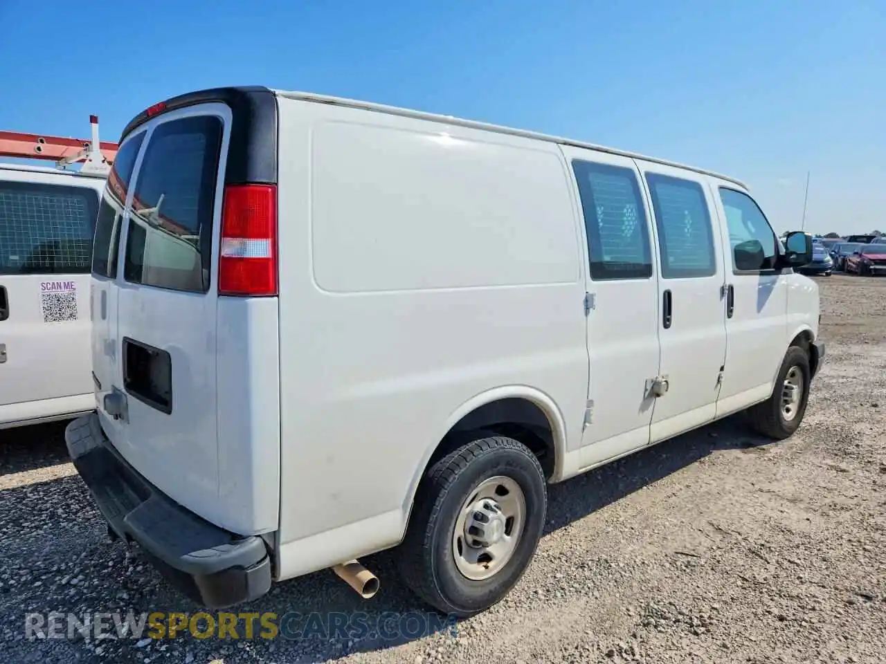 3 fotografías del automóvil dañado 1GCWGAFP3M1197276 CHEVROLET EXPRESS 2021