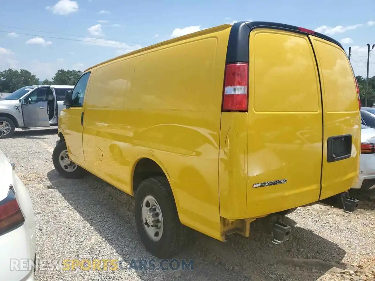 2 Photograph of a damaged car 1GCWGAFP5M1174873 CHEVROLET EXPRESS 2021