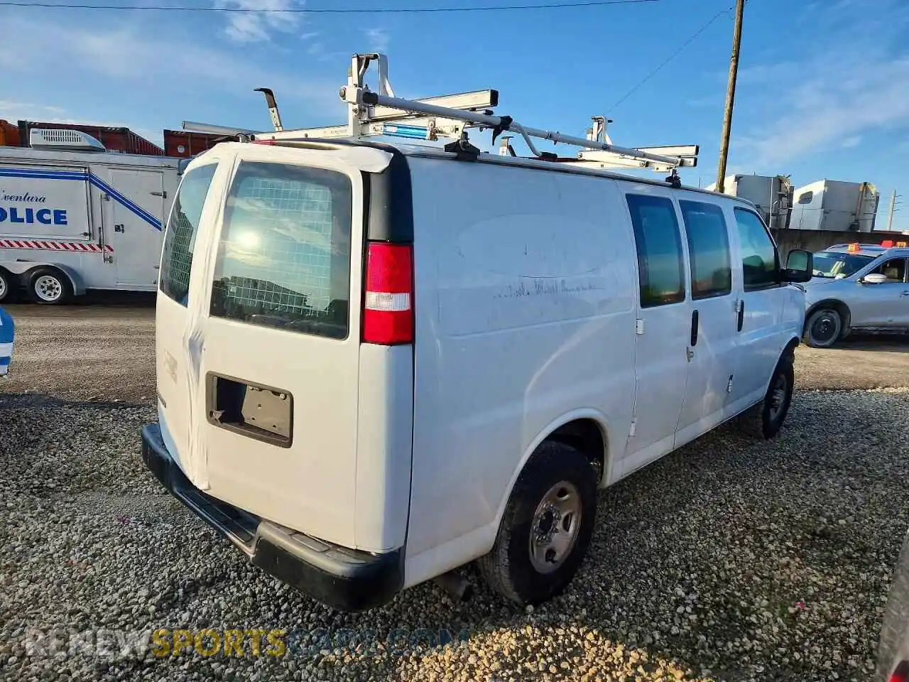 3 Фотография поврежденного автомобиля 1GCWGAFP5M1303789 CHEVROLET EXPRESS 2021