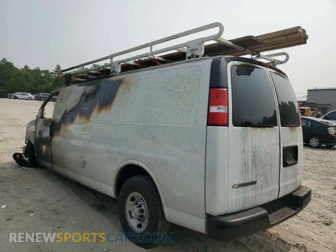 2 Photograph of a damaged car 1GCWGBFP8M1241990 CHEVROLET EXPRESS 2021