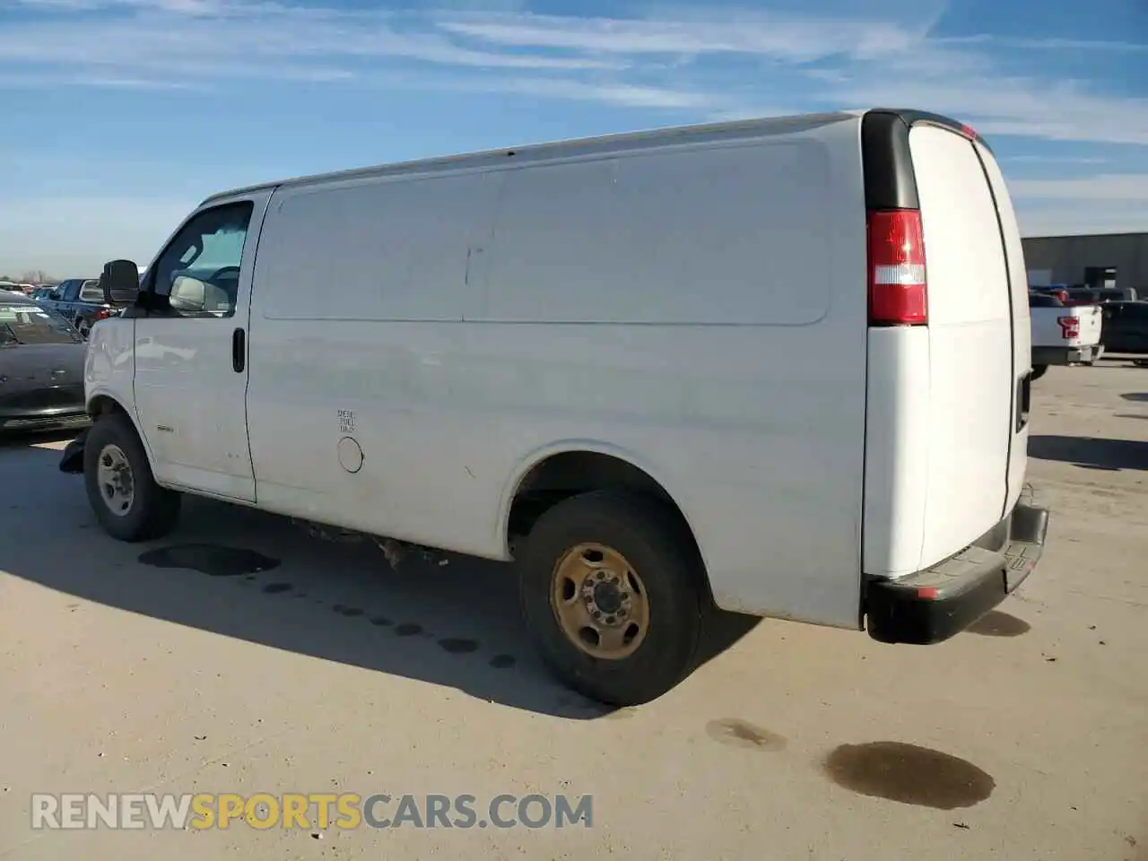2 Photograph of a damaged car 1GCWGAF16N1255734 CHEVROLET EXPRESS 2022