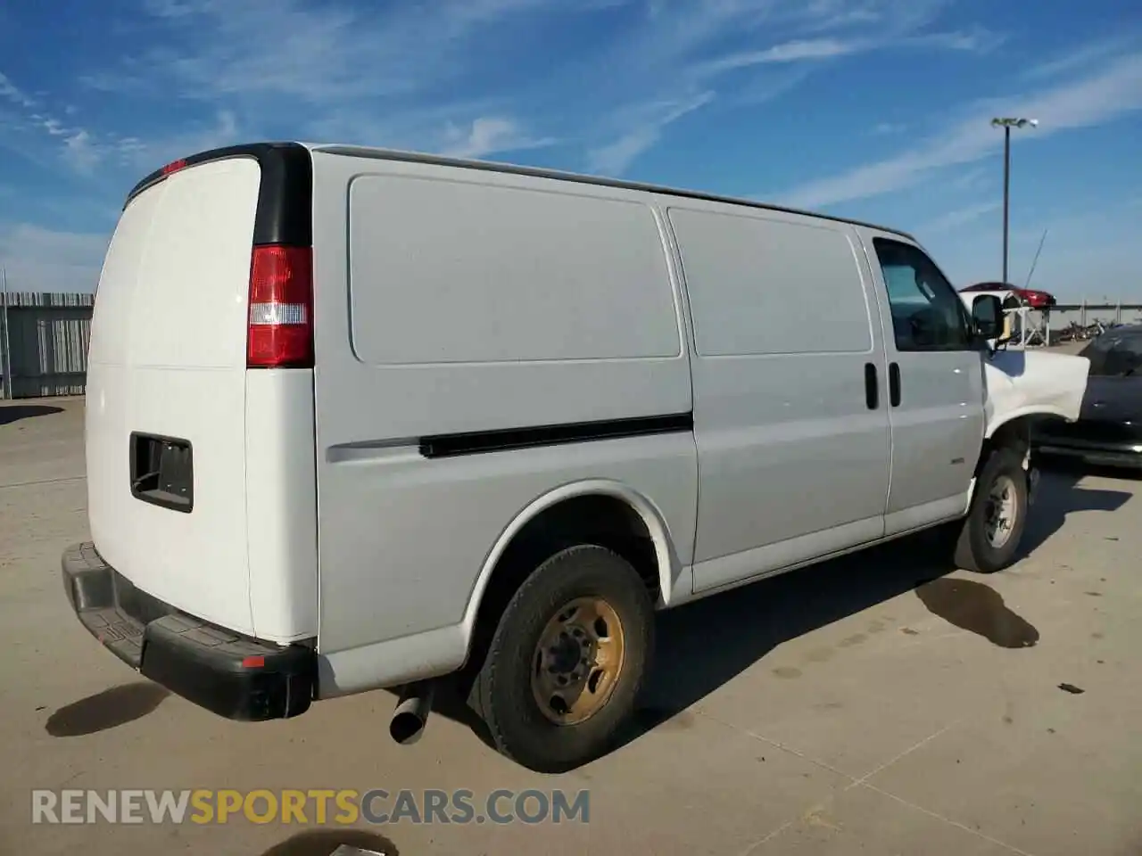 3 Photograph of a damaged car 1GCWGAF16N1255734 CHEVROLET EXPRESS 2022
