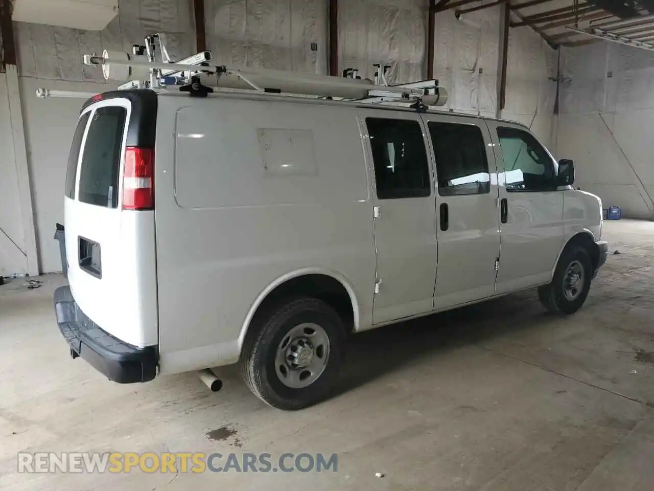 3 Фотография поврежденного автомобиля 1GCWGAF78N1138774 CHEVROLET EXPRESS 2022