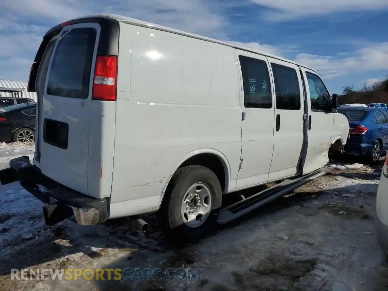 3 Photograph of a damaged car 1GCWGAF79N1269082 CHEVROLET EXPRESS 2022
