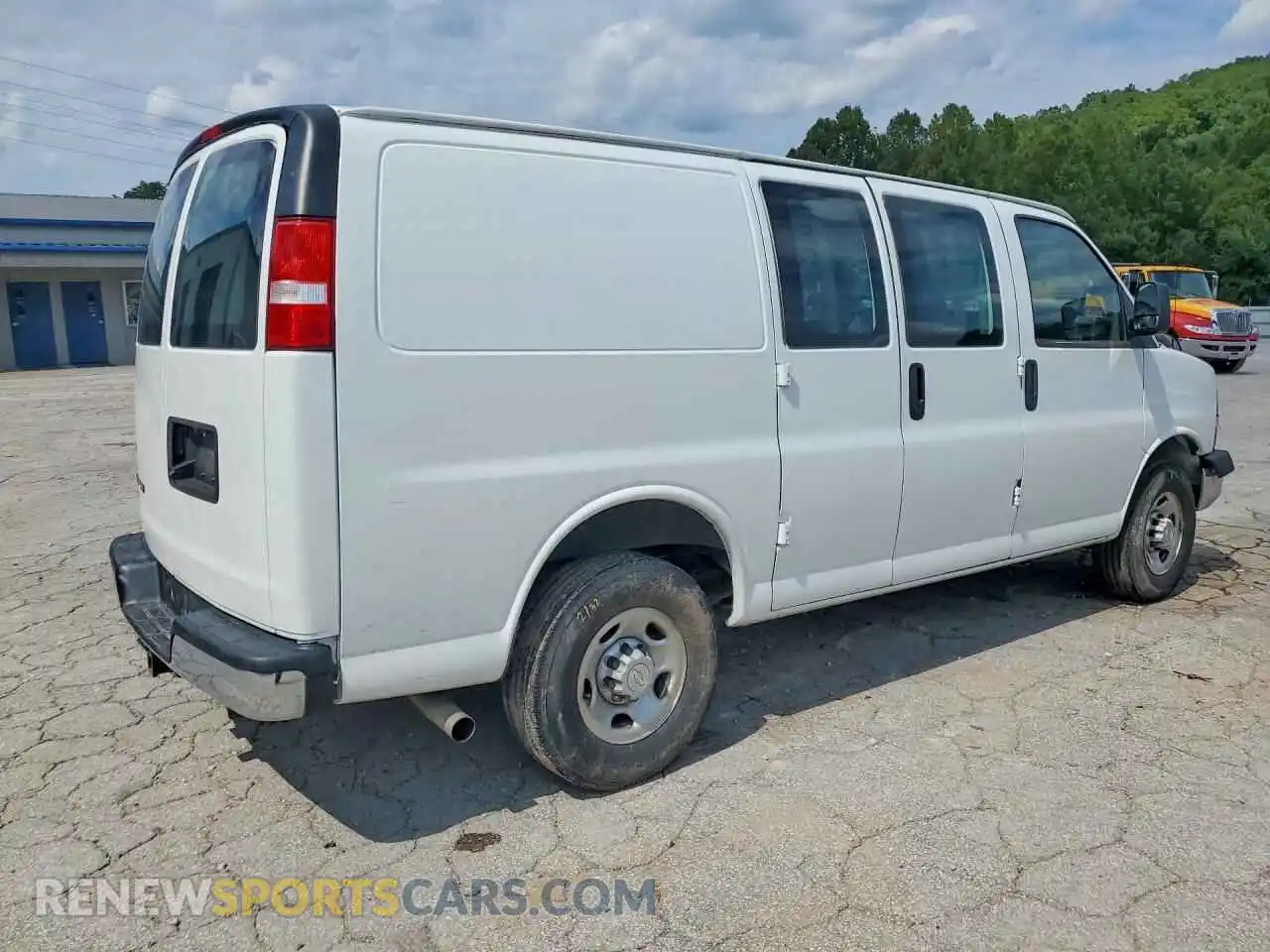 3 Фотография поврежденного автомобиля 1GCWGAFP1N1283493 CHEVROLET EXPRESS 2022