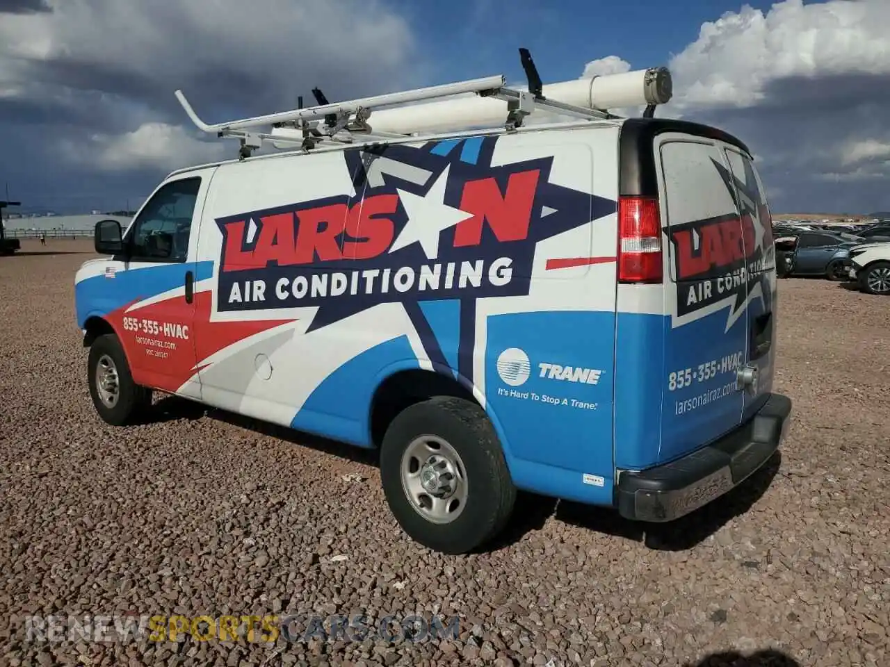 2 Photograph of a damaged car 1GCWGAFP2N1291652 CHEVROLET EXPRESS 2022