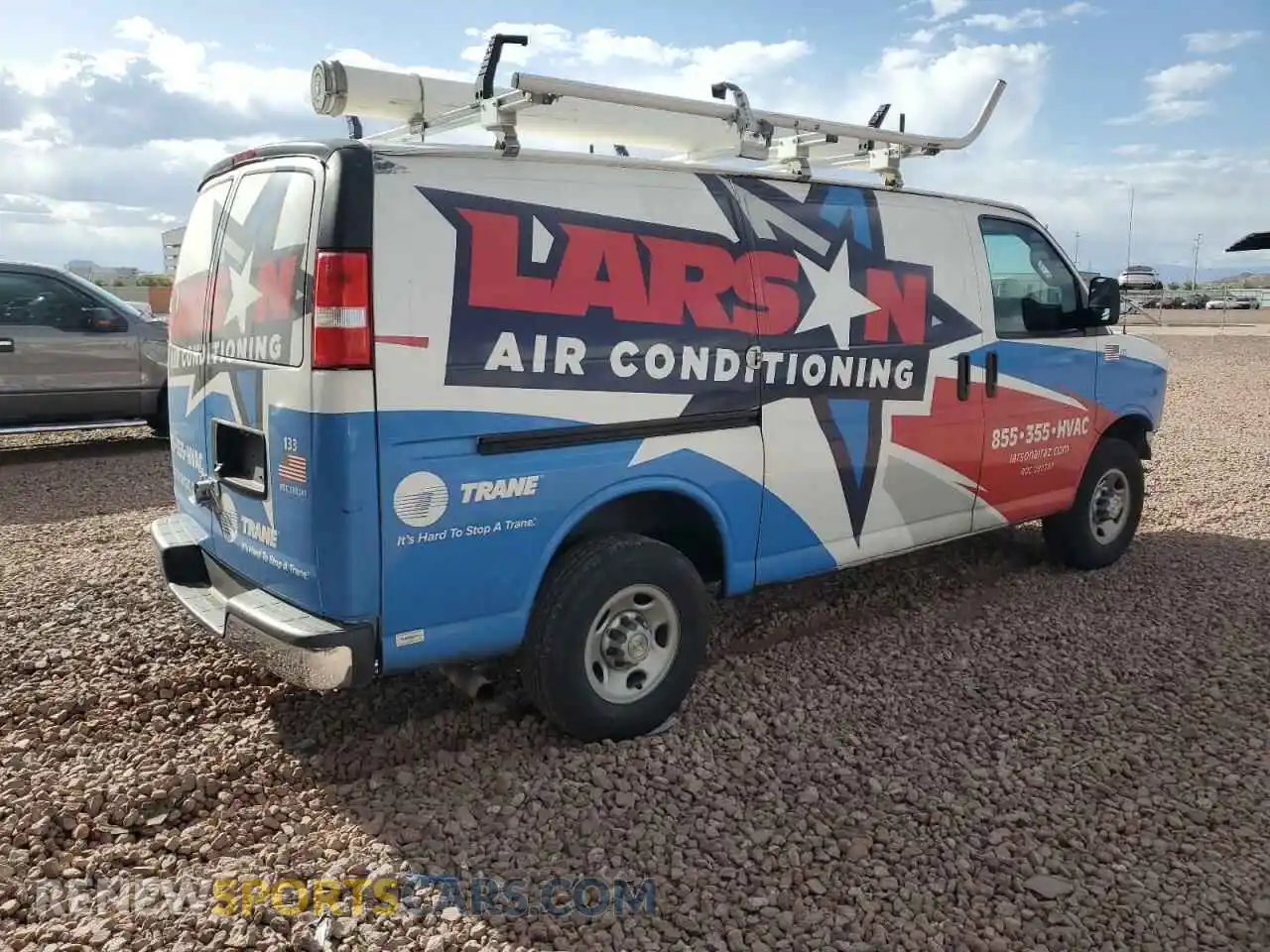 3 Photograph of a damaged car 1GCWGAFP2N1291652 CHEVROLET EXPRESS 2022