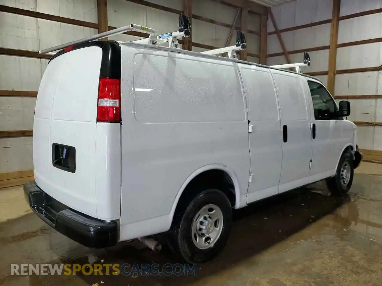 3 Photograph of a damaged car 1GCWGAFP3N1283138 CHEVROLET EXPRESS 2022