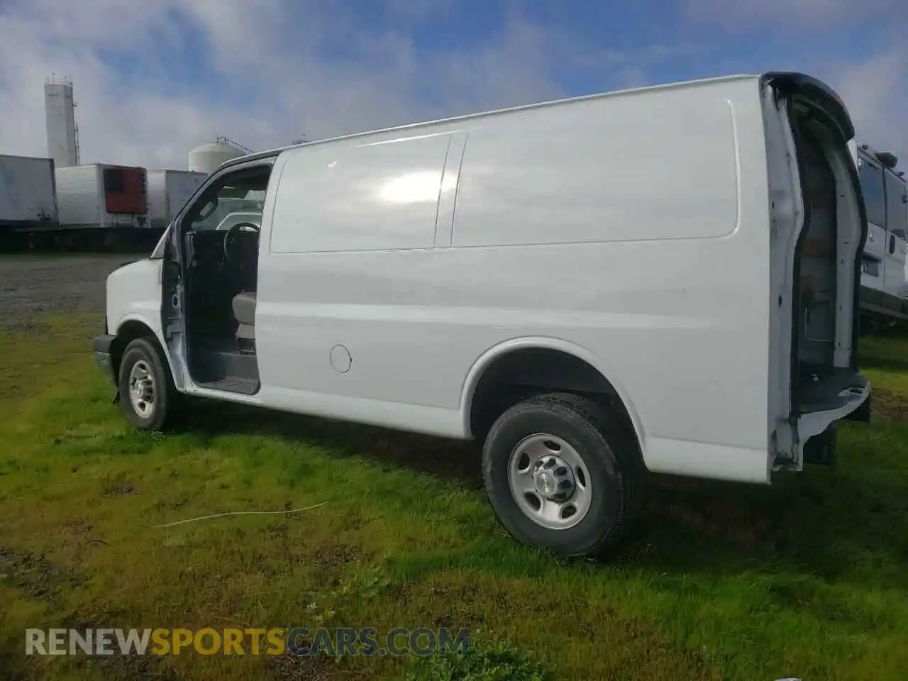 2 Photograph of a damaged car 1GCWGAFP4N1156107 CHEVROLET EXPRESS 2022