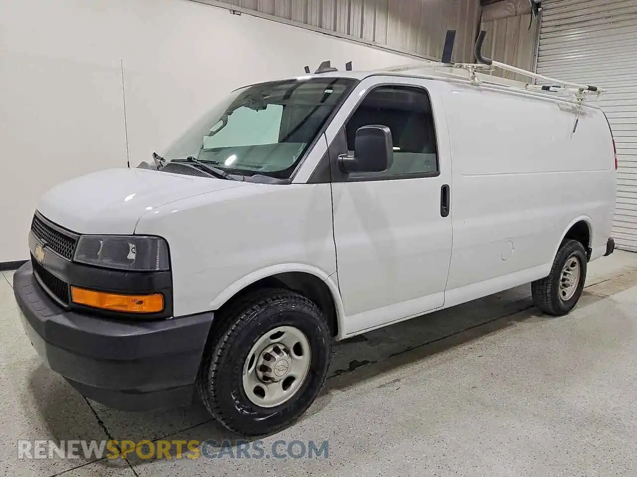 1 Photograph of a damaged car 1GCWGAFP4N1213518 CHEVROLET EXPRESS 2022