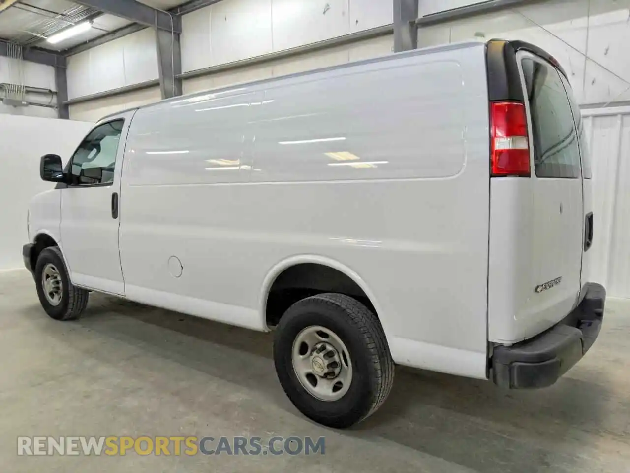 2 Photograph of a damaged car 1GCWGAFP5N1219182 CHEVROLET EXPRESS 2022