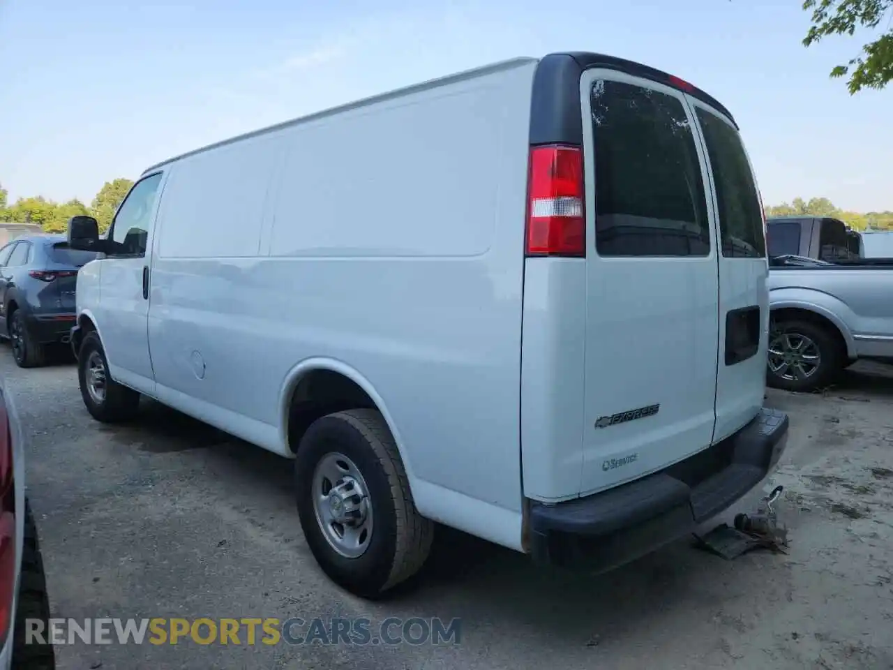2 Photograph of a damaged car 1GCWGAFP6N1181980 CHEVROLET EXPRESS 2022