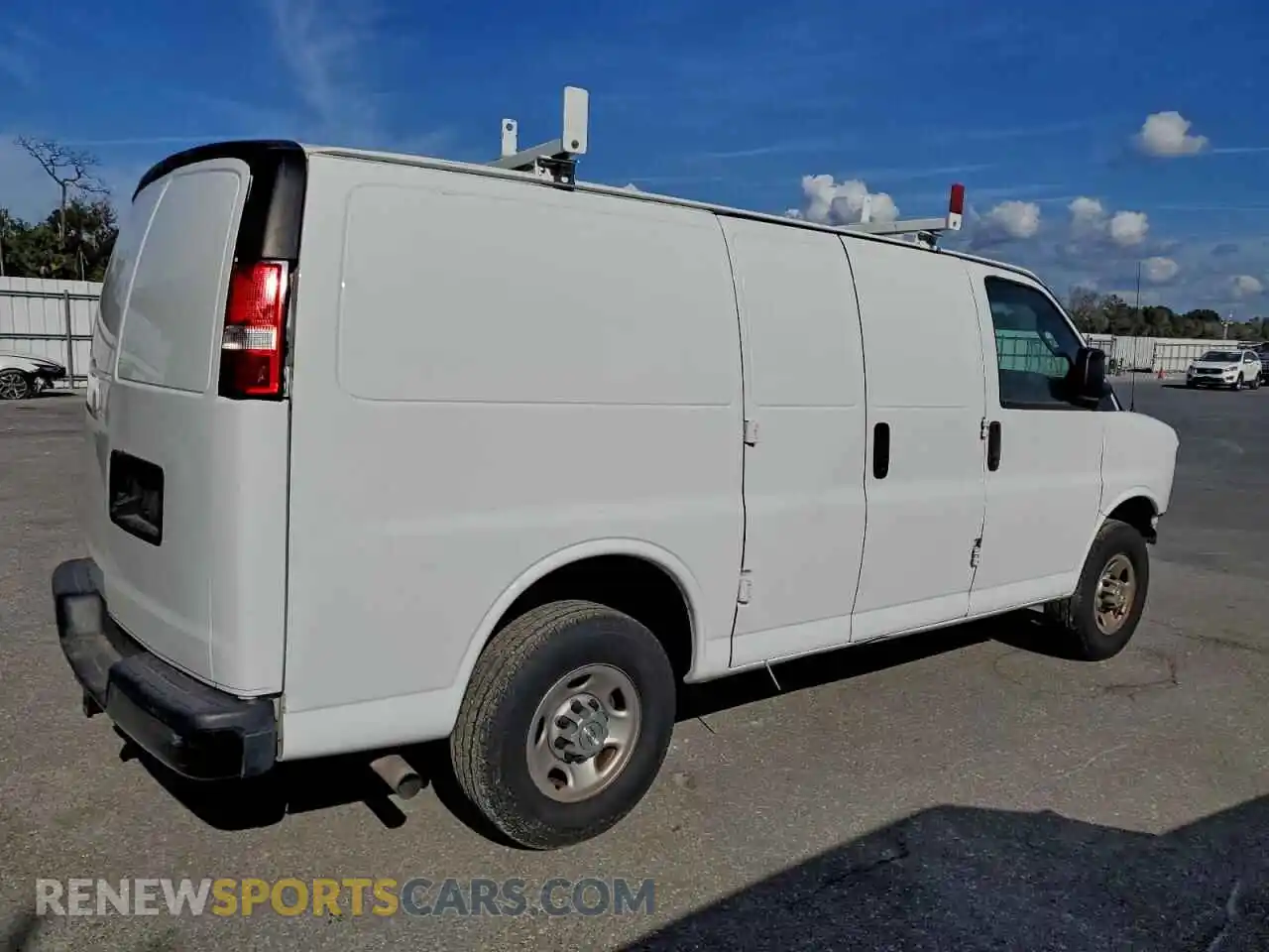 3 Photograph of a damaged car 1GCWGAFP7N1281800 CHEVROLET EXPRESS 2022