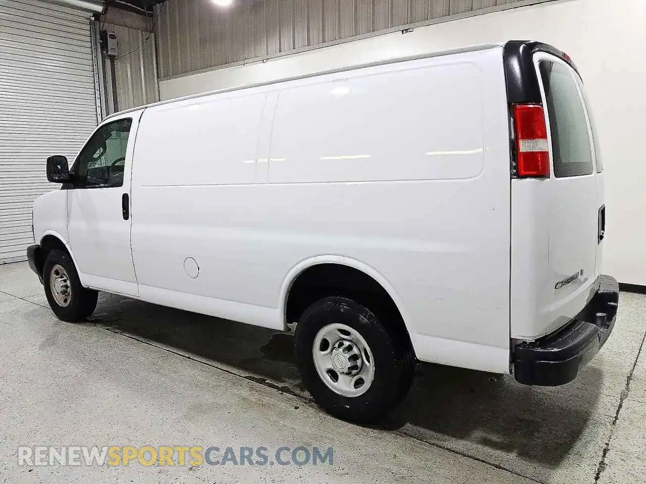 2 Photograph of a damaged car 1GCWGAFP8N1217250 CHEVROLET EXPRESS 2022