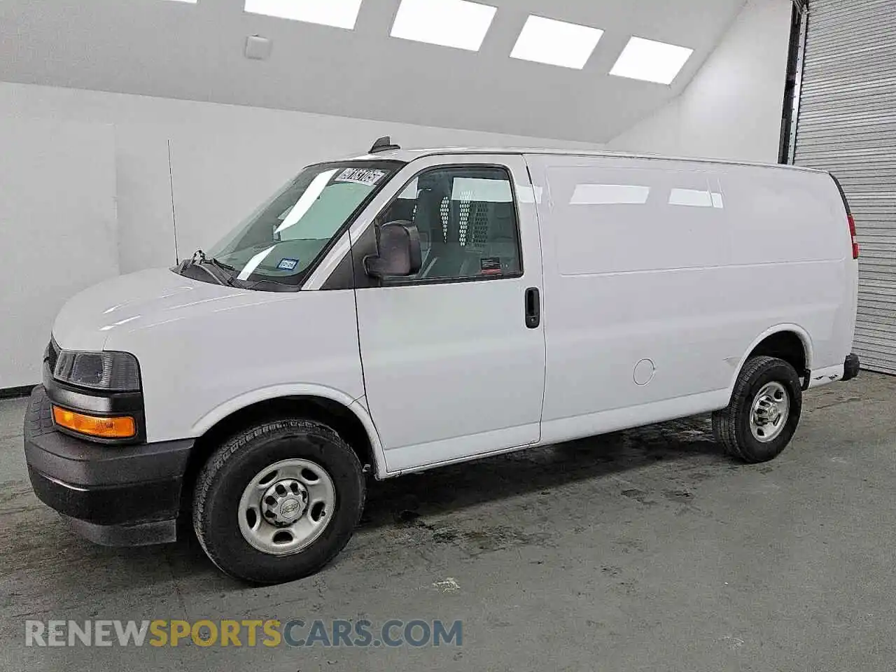1 Photograph of a damaged car 1GCWGAFP8N1217877 CHEVROLET EXPRESS 2022