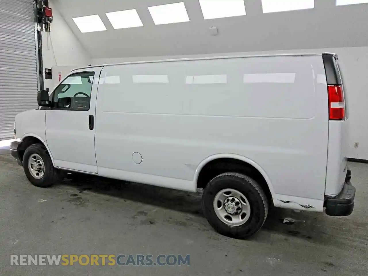 2 Photograph of a damaged car 1GCWGAFP8N1217877 CHEVROLET EXPRESS 2022