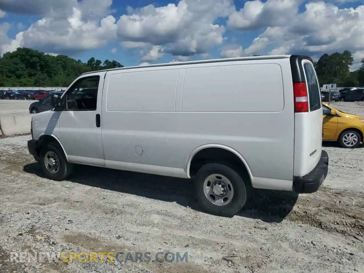 2 Фотография поврежденного автомобиля 1GCWGAFPXN1217329 CHEVROLET EXPRESS 2022
