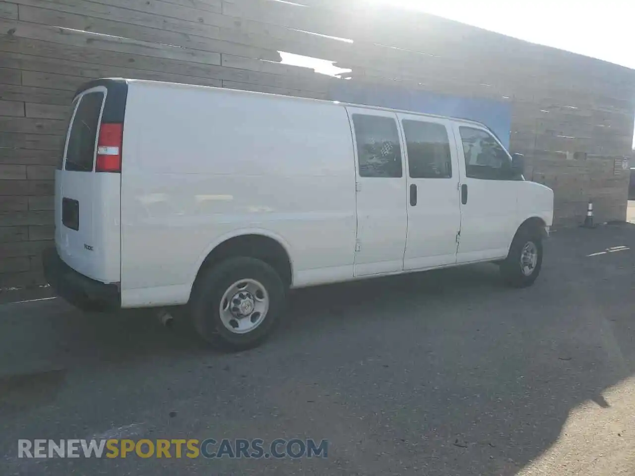 3 Photograph of a damaged car 1GCZGHFP1N1178216 CHEVROLET EXPRESS 2022