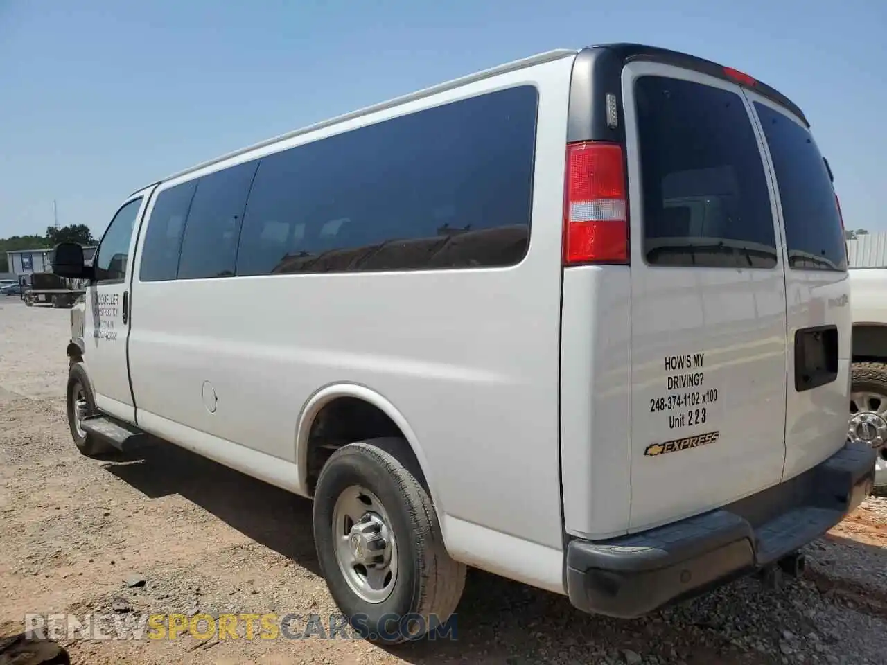 2 fotografías del automóvil dañado 1GAZGNFP6P1175077 CHEVROLET EXPRESS 2023
