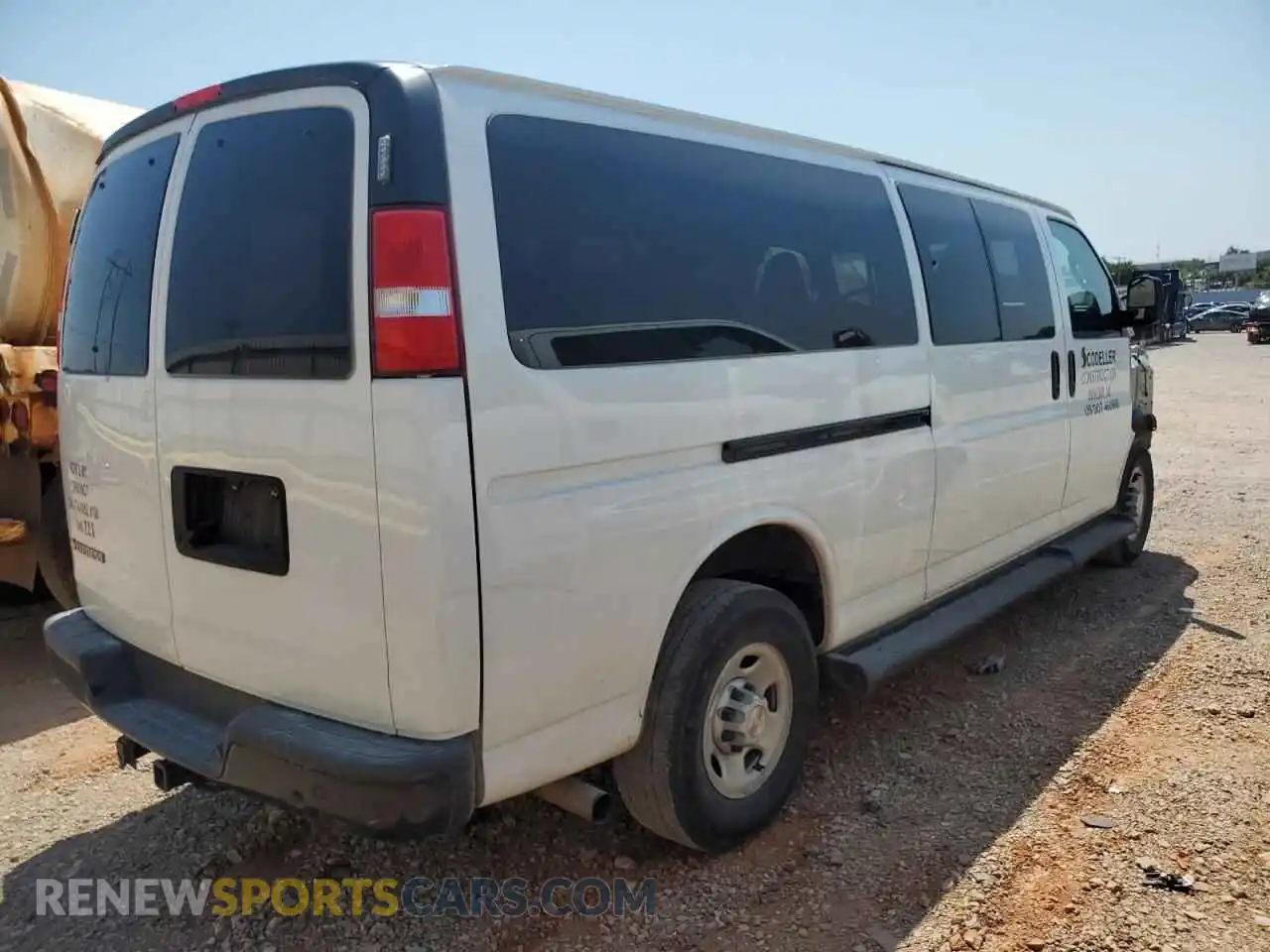 3 fotografías del automóvil dañado 1GAZGNFP6P1175077 CHEVROLET EXPRESS 2023