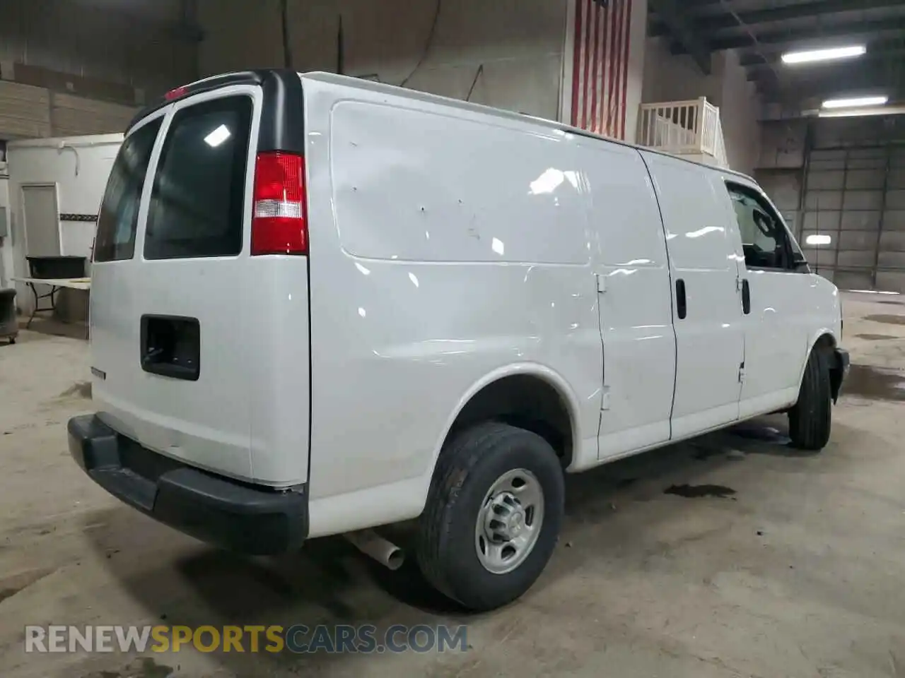 3 fotografías del automóvil dañado 1GCWGAFP1P1109667 CHEVROLET EXPRESS 2023