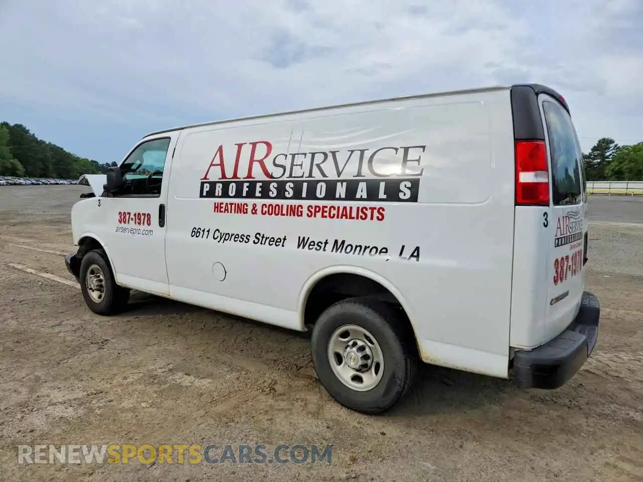 2 Photograph of a damaged car 1GCWGAFP5P1247910 CHEVROLET EXPRESS 2023