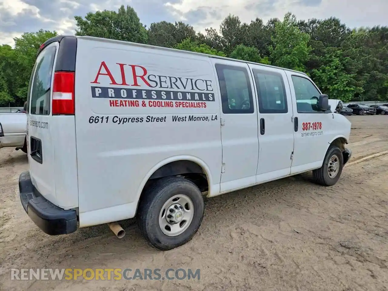 3 Photograph of a damaged car 1GCWGAFP5P1247910 CHEVROLET EXPRESS 2023