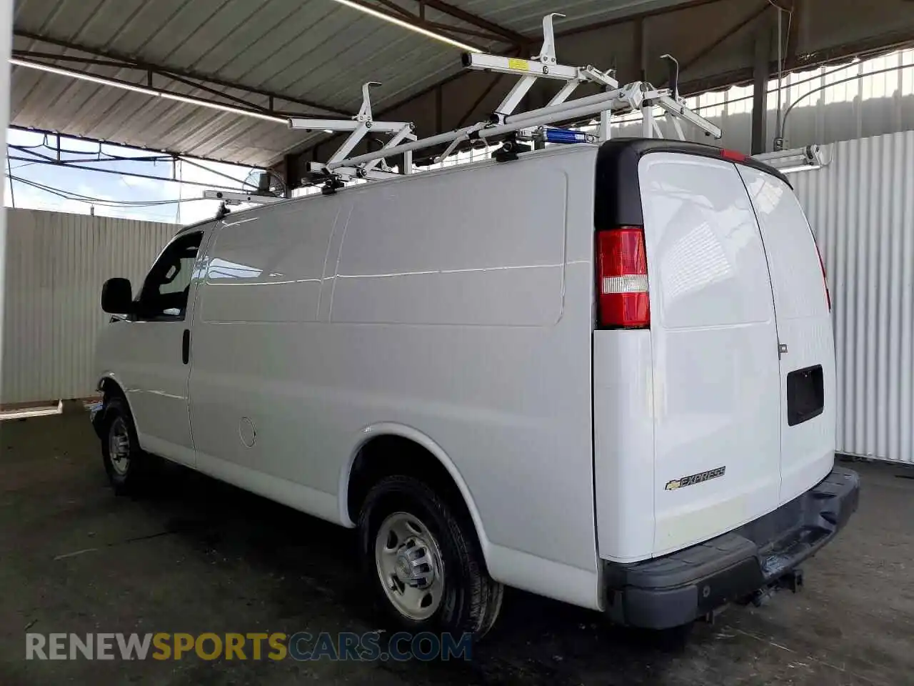 2 Photograph of a damaged car 1GCWGAFP8P1104482 CHEVROLET EXPRESS 2023