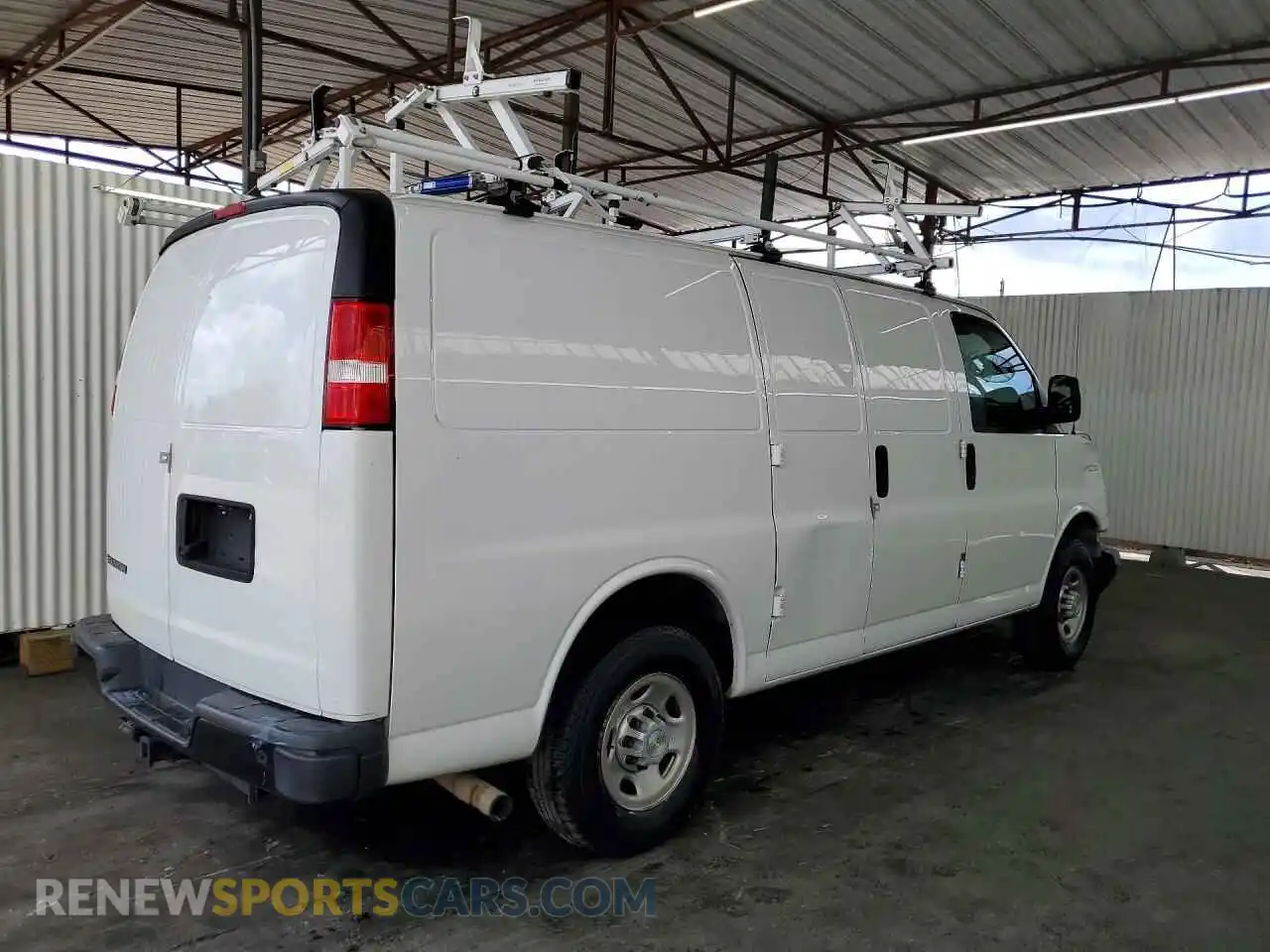 3 Photograph of a damaged car 1GCWGAFP8P1104482 CHEVROLET EXPRESS 2023