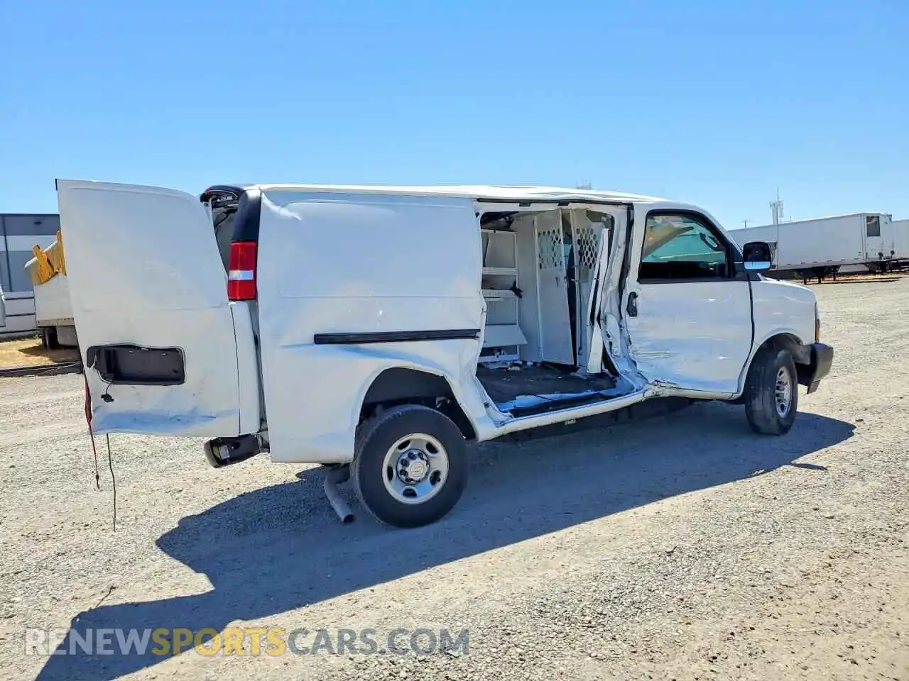 3 Фотография поврежденного автомобиля 1GCWGAFP9P1220628 CHEVROLET EXPRESS 2023