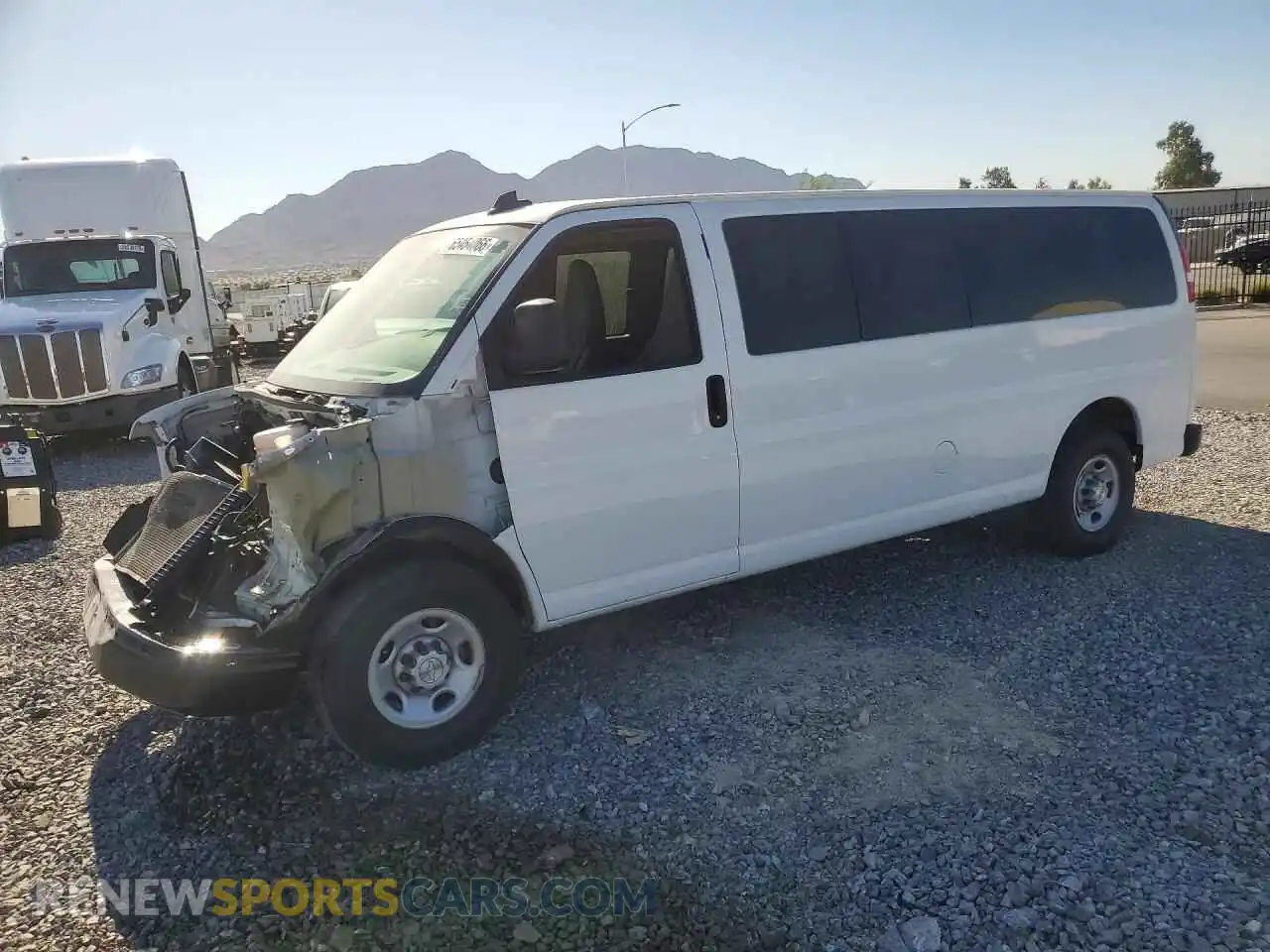 1 Фотография поврежденного автомобиля 1GAZGNF76R1253652 CHEVROLET EXPRESS 2024