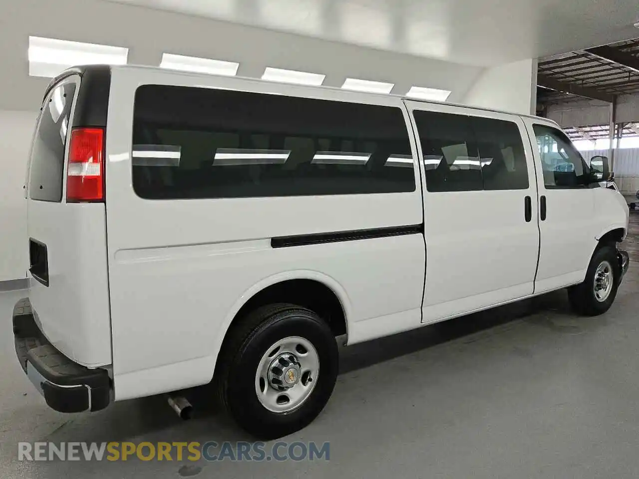 3 Photograph of a damaged car 1GAZGPFP5R1271703 CHEVROLET EXPRESS 2024