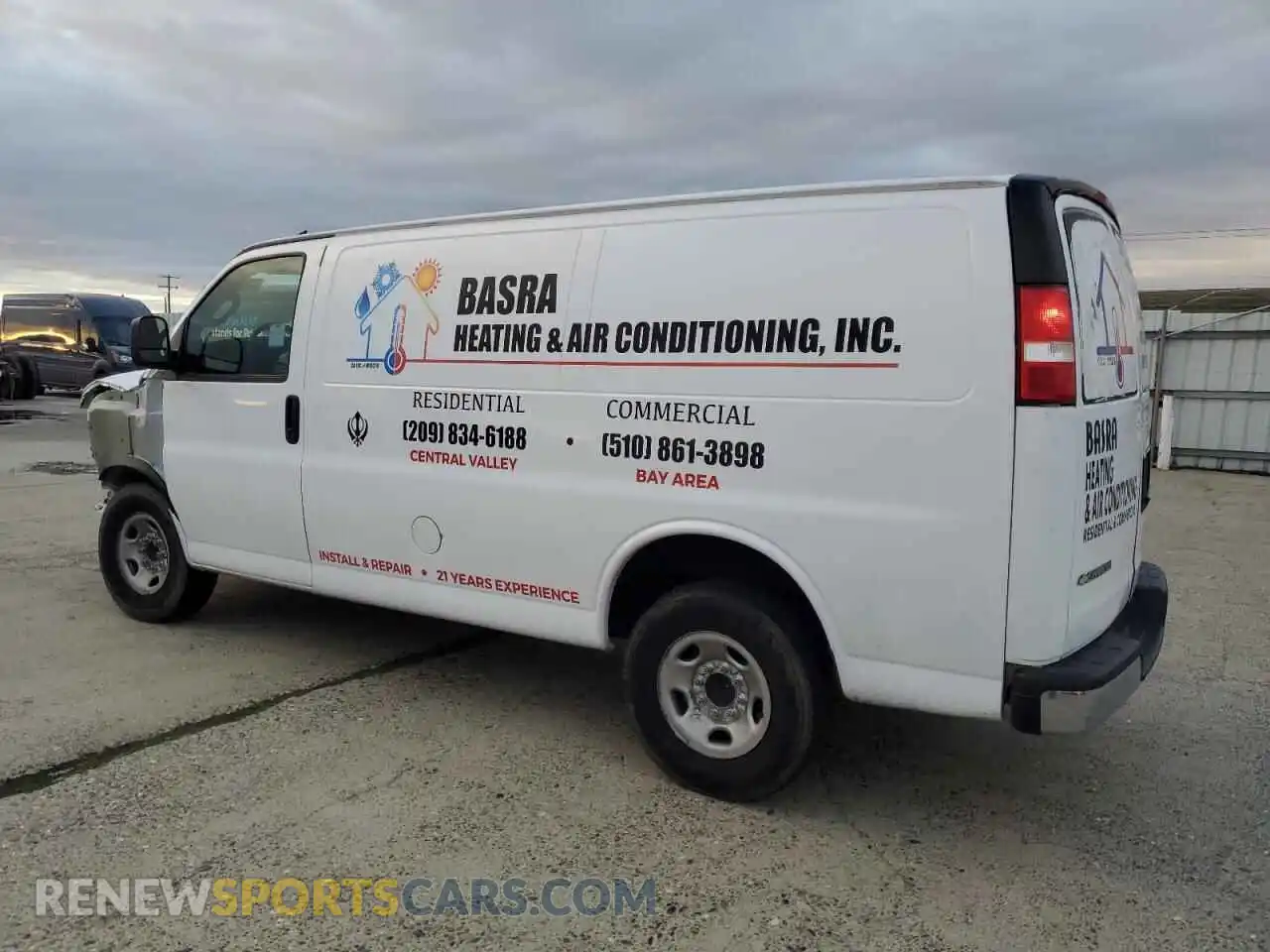 2 Photograph of a damaged car 1GCWGAF74R1106801 CHEVROLET EXPRESS 2024