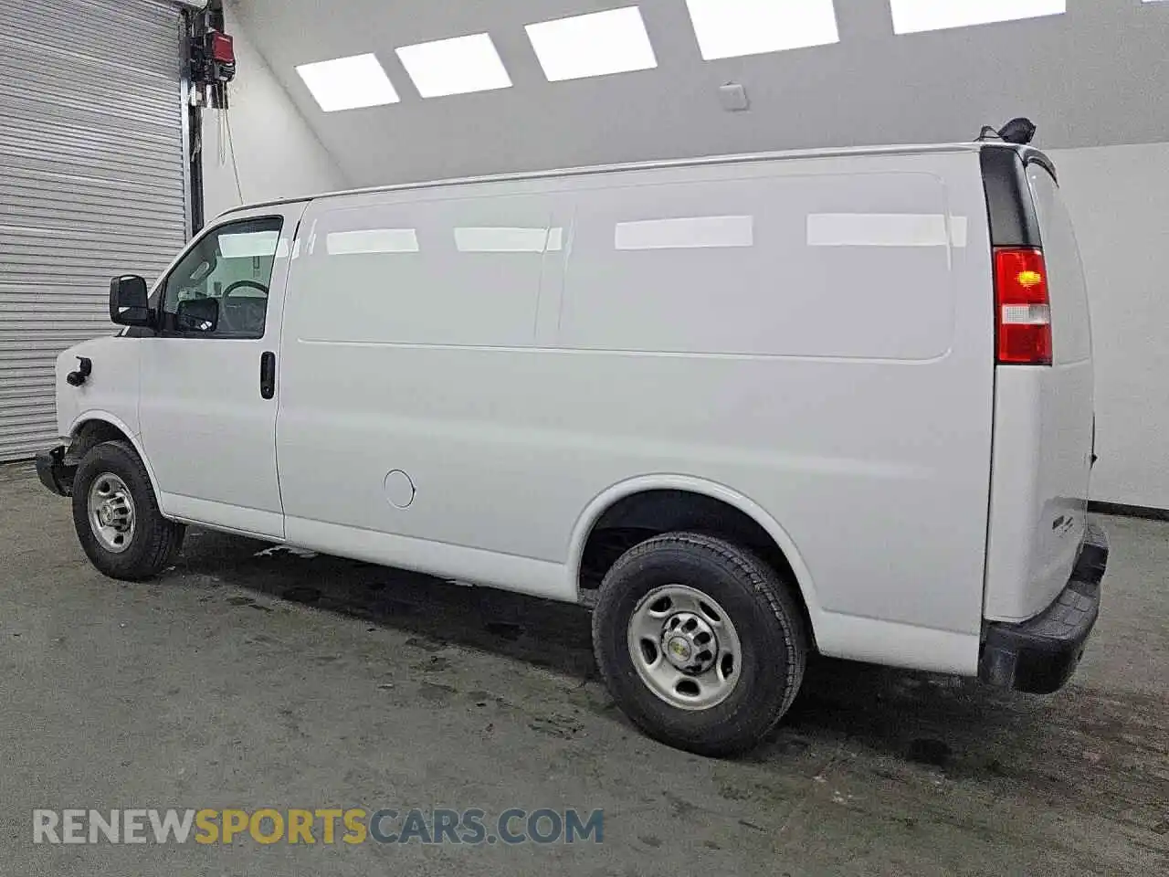 2 Photograph of a damaged car 1GCWGAF79R1189285 CHEVROLET EXPRESS 2024