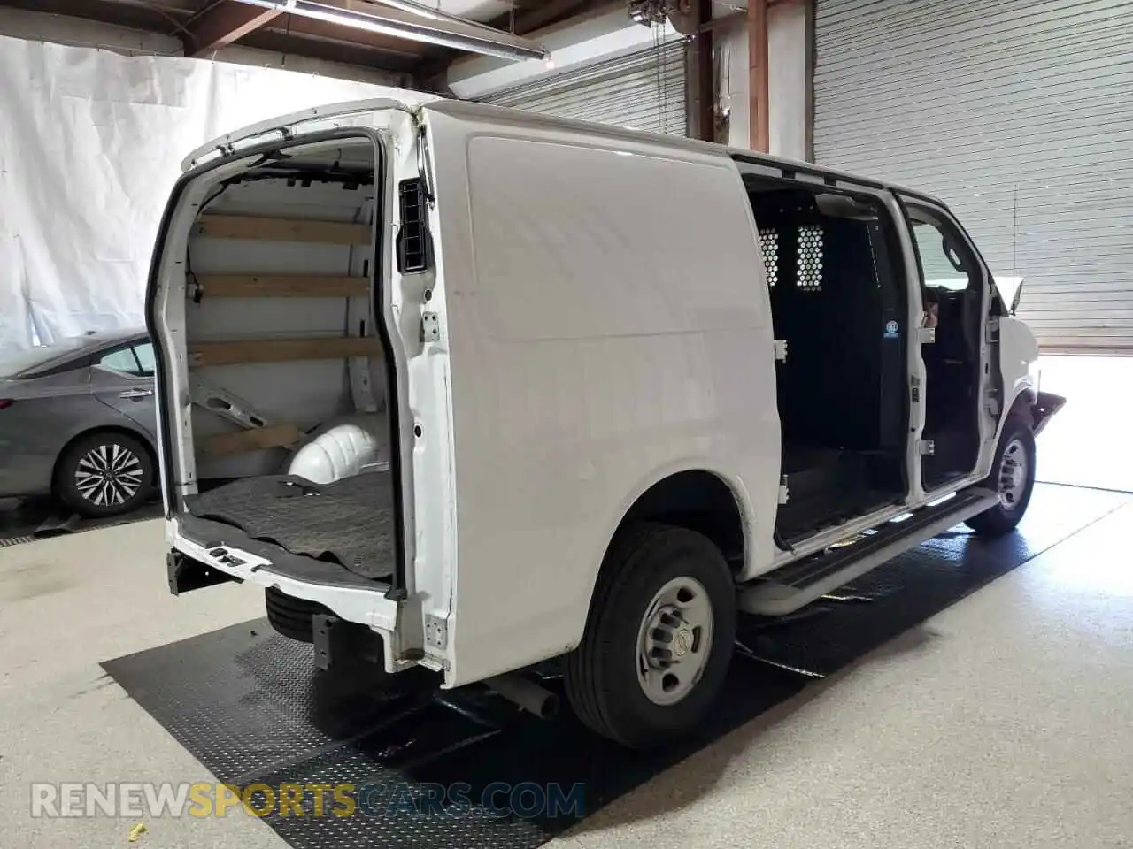 3 Photograph of a damaged car 1GCWGAFP3R1159375 CHEVROLET EXPRESS 2024