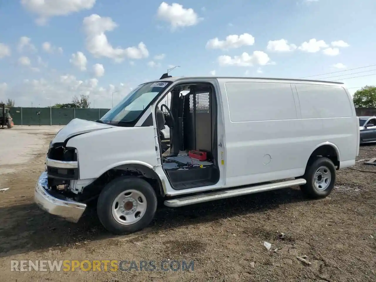1 Photograph of a damaged car 1GCWGAFP4R1183474 CHEVROLET EXPRESS 2024