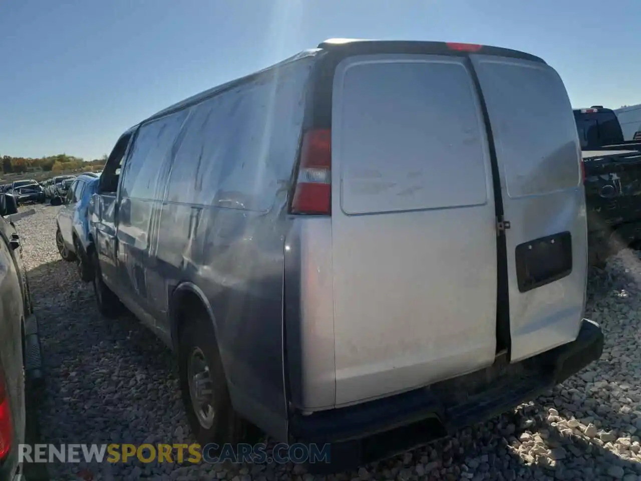 2 Фотография поврежденного автомобиля 1GCWGAFP5R1266332 CHEVROLET EXPRESS 2024