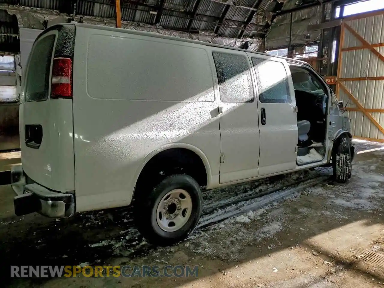 3 Photograph of a damaged car 1GCWGAFP6R1138987 CHEVROLET EXPRESS 2024