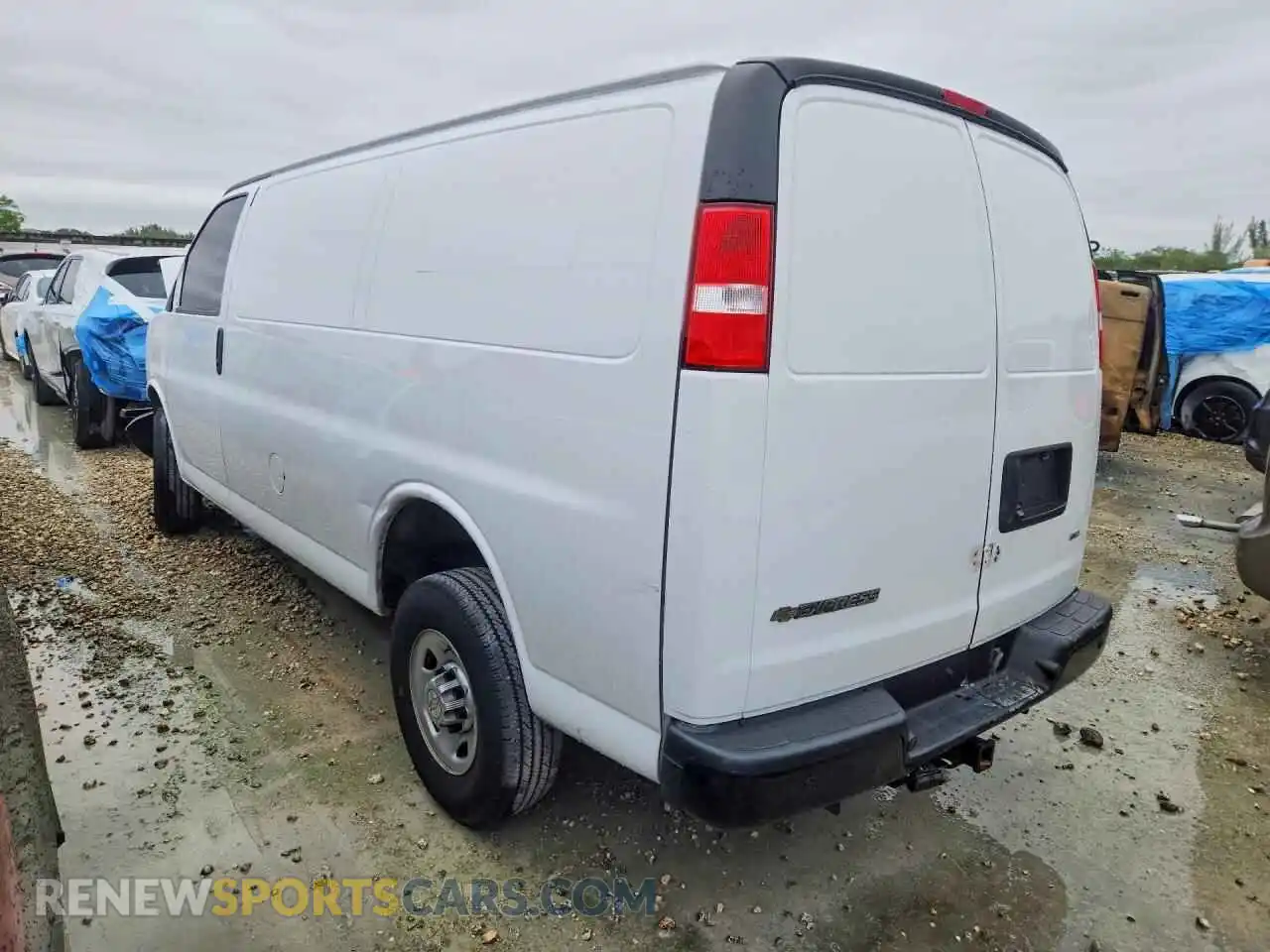 2 Фотография поврежденного автомобиля 1GCWGAFP7R1205564 CHEVROLET EXPRESS 2024