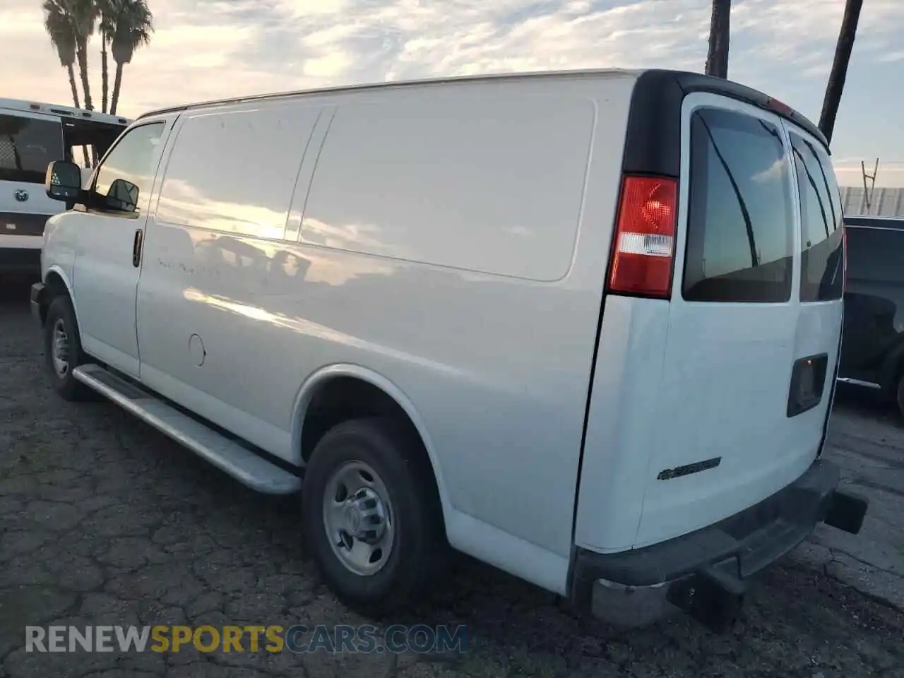 2 Photograph of a damaged car 1GCWGAFP8R1188760 CHEVROLET EXPRESS 2024
