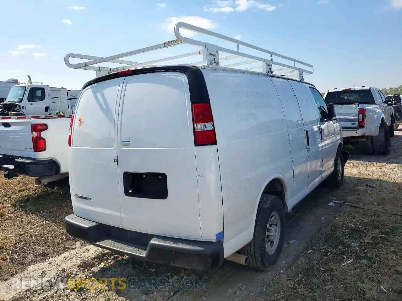3 fotografías del automóvil dañado 1GCWGAFP9R1139017 CHEVROLET EXPRESS 2024