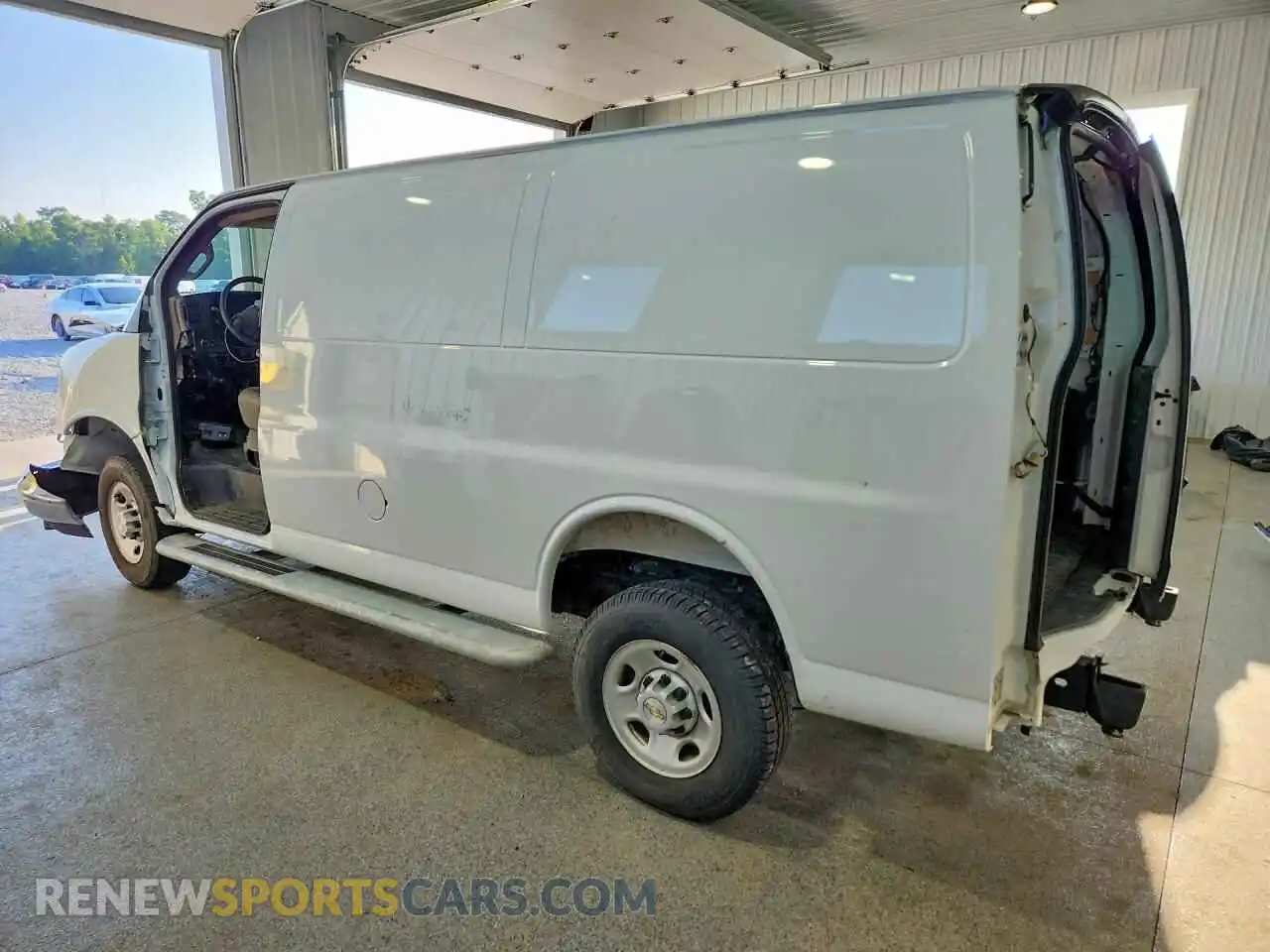 2 Photograph of a damaged car 1GCWGAFP2S1160202 CHEVROLET EXPRESS 2025