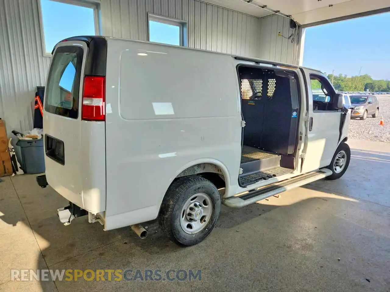 3 Photograph of a damaged car 1GCWGAFP2S1160202 CHEVROLET EXPRESS 2025