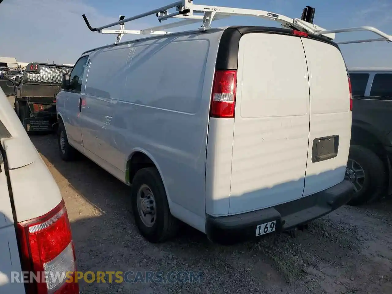 2 Фотография поврежденного автомобиля 1GCWGAFP3S1101188 CHEVROLET EXPRESS 2025