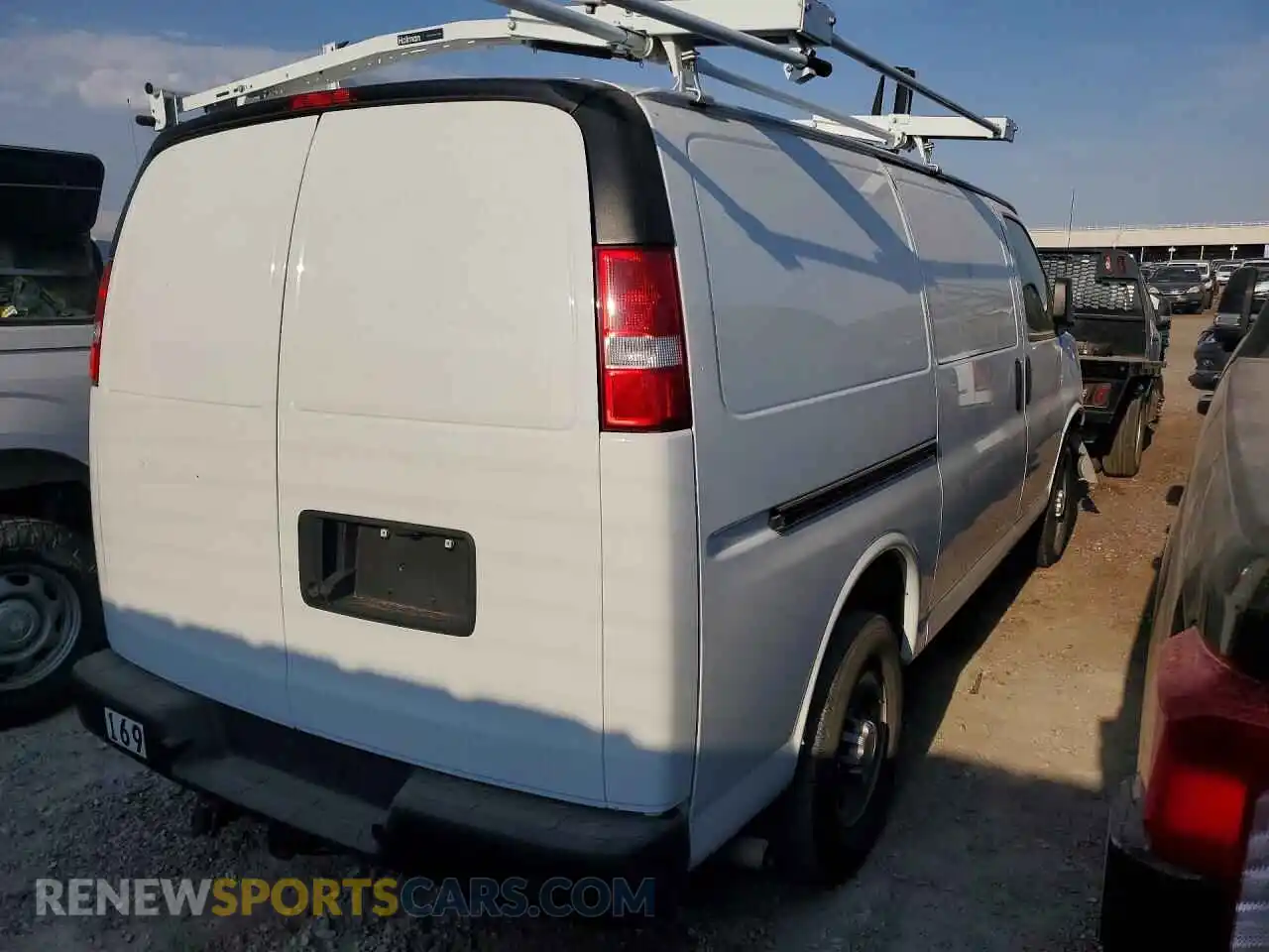 3 Фотография поврежденного автомобиля 1GCWGAFP3S1101188 CHEVROLET EXPRESS 2025